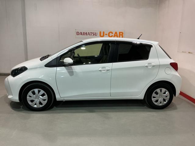 ヴィッツＦ電格ドアミラー　セキュリティ　衝突被害軽減装置　アイドリングストップ車　エアバック　Ｗエアバック　横滑り防止装置　キーレスキー　ナビ・ＴＶ　メモリーナビゲーション　ＡＢＳ　衝突安全ボディ（栃木県）の中古車