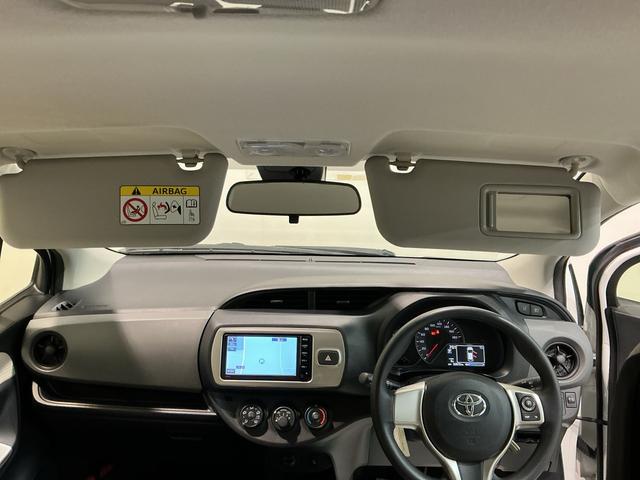 ヴィッツＦ電格ドアミラー　セキュリティ　衝突被害軽減装置　アイドリングストップ車　エアバック　Ｗエアバック　横滑り防止装置　キーレスキー　ナビ・ＴＶ　メモリーナビゲーション　ＡＢＳ　衝突安全ボディ（栃木県）の中古車