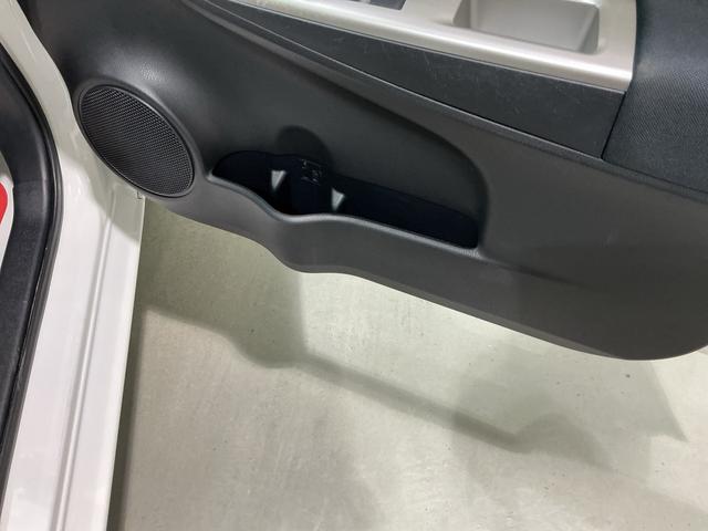 ヴィッツＦ電格ドアミラー　セキュリティ　衝突被害軽減装置　アイドリングストップ車　エアバック　Ｗエアバック　横滑り防止装置　キーレスキー　ナビ・ＴＶ　メモリーナビゲーション　ＡＢＳ　衝突安全ボディ（栃木県）の中古車