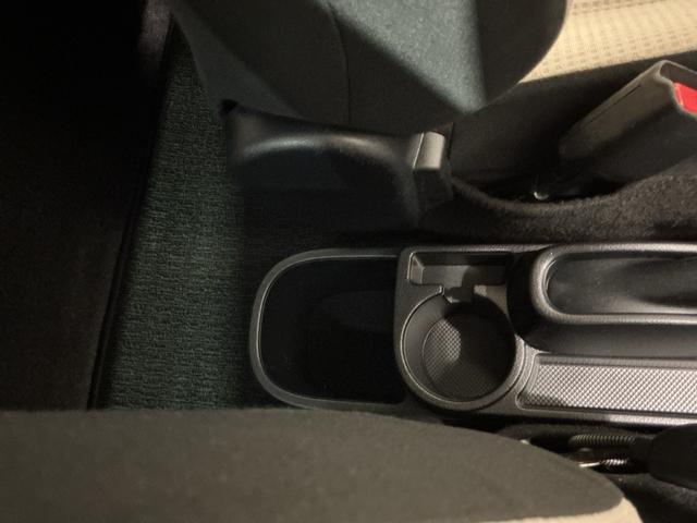 ヴィッツＦ電格ドアミラー　セキュリティ　衝突被害軽減装置　アイドリングストップ車　エアバック　Ｗエアバック　横滑り防止装置　キーレスキー　ナビ・ＴＶ　メモリーナビゲーション　ＡＢＳ　衝突安全ボディ（栃木県）の中古車