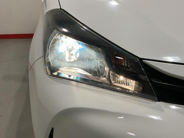 ヴィッツＦ電格ドアミラー　セキュリティ　衝突被害軽減装置　アイドリングストップ車　エアバック　Ｗエアバック　横滑り防止装置　キーレスキー　ナビ・ＴＶ　メモリーナビゲーション　ＡＢＳ　衝突安全ボディ（栃木県）の中古車