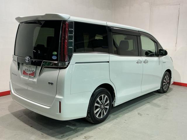 エスクァイアハイブリッドＧｉプレミアムパッケジブラックテーラード誤発進抑制機能　電動格納ミラー　前後ソナー　アイドリングストップ　Ｂカメラ　スマートキー　ナビ＆ＴＶ　イモビライザー　オートライト　前席シートヒーター　ＬＥＤランプ　ＥＴＣ車載器　クルーズコントロール（栃木県）の中古車