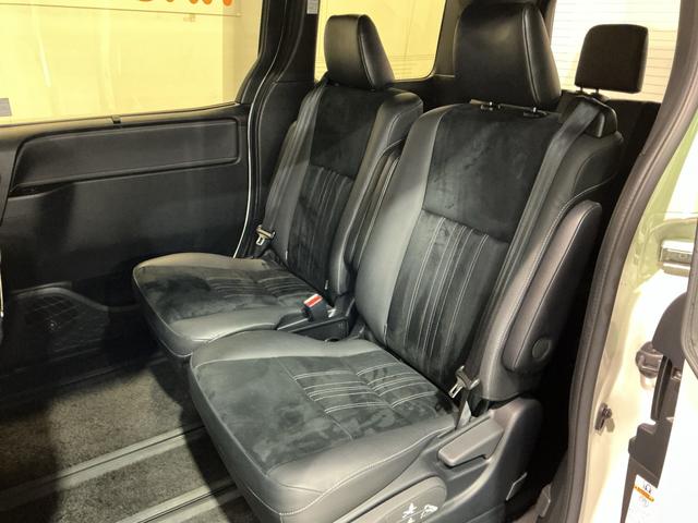 エスクァイアハイブリッドＧｉプレミアムパッケジブラックテーラード誤発進抑制機能　電動格納ミラー　前後ソナー　アイドリングストップ　Ｂカメラ　スマートキー　ナビ＆ＴＶ　イモビライザー　オートライト　前席シートヒーター　ＬＥＤランプ　ＥＴＣ車載器　クルーズコントロール（栃木県）の中古車