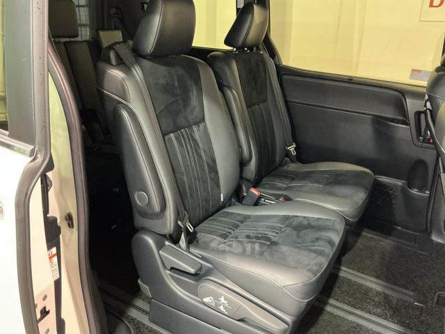 エスクァイアハイブリッドＧｉプレミアムパッケジブラックテーラード誤発進抑制機能　電動格納ミラー　前後ソナー　アイドリングストップ　Ｂカメラ　スマートキー　ナビ＆ＴＶ　イモビライザー　オートライト　前席シートヒーター　ＬＥＤランプ　ＥＴＣ車載器　クルーズコントロール（栃木県）の中古車