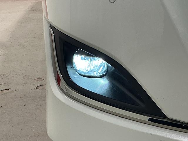 エスクァイアハイブリッドＧｉプレミアムパッケジブラックテーラード誤発進抑制機能　電動格納ミラー　前後ソナー　アイドリングストップ　Ｂカメラ　スマートキー　ナビ＆ＴＶ　イモビライザー　オートライト　前席シートヒーター　ＬＥＤランプ　ＥＴＣ車載器　クルーズコントロール（栃木県）の中古車