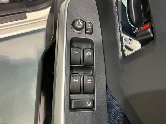 トールカスタムＧオートクルーズ　助手席エアバッグ　ＬＥＤライト　キーレス　電格ミラー　ハイビームアシスト　Ａライト　イモビ　バックカメラ　ＥＳＣ　エアバック　アルミ　ＴＶ　ＡＢＳ（栃木県）の中古車