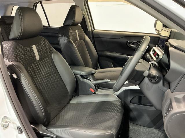 ロッキープレミアムパノラマモニター対応 ナビゲーションシステム アダプティブクルーズコントロール 衝突被害軽減ブレーキ シートヒータ クリアランスソナー キーフリーシステム アルミホイール ETC車載器(栃木県)の中古車