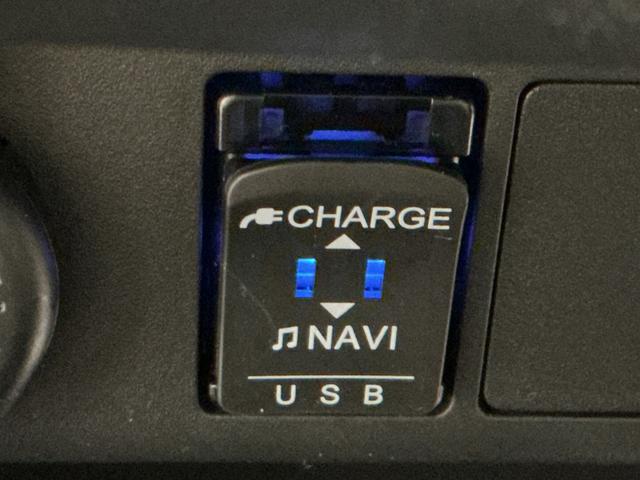 ムーヴキャンバスＧメイクアップＶＳ　ＳＡIII両自動ドア　ｉ−ｓｔｏｐ　プッシュスタートスマートキー　パノラマモニター　追突被害軽減ブレーキ　ナビ＆ＴＶ　盗難防止アラーム　エアバック　ＬＥＤ　キーフリー　横滑り防止装置　雹害あり（栃木県）の中古車