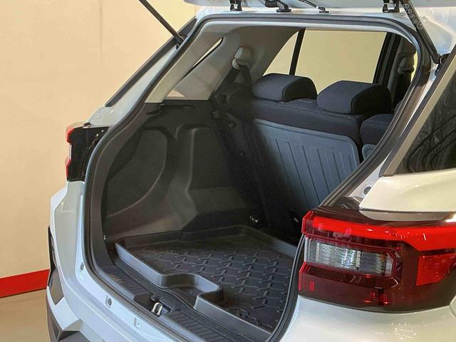 ロッキーＬナビ　Ｂカメラ　車線逸脱防止　電動格納ドアミラー　キーフリーシステム　　スマ−トキー　ＬＥＤライト　アイドリングストップ　クリアランスソナー　オートライト　オートハイビーム（栃木県）の中古車