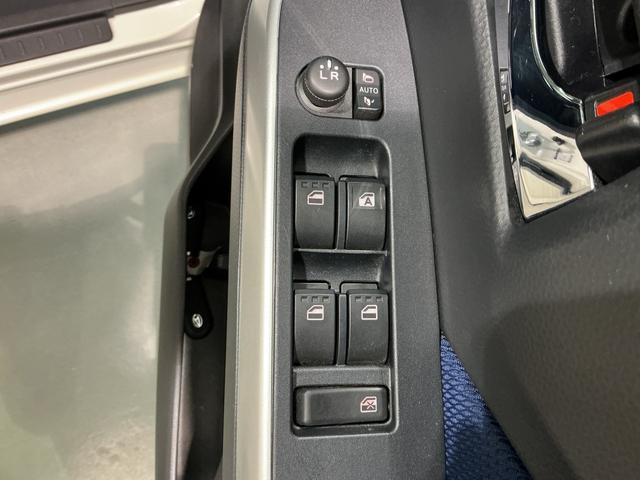 トールカスタムＧ　ＳＡIIアイスト　横滑り防止装置　メンテナンスノート　車線逸脱警告　ＬＥＤライト　電動格納ミラー　バックカメラ付き　ナビＴＶ　ＥＴＣ　両側パワースライドドア　メモリーナビ　キーフリー　スマートキー（栃木県）の中古車