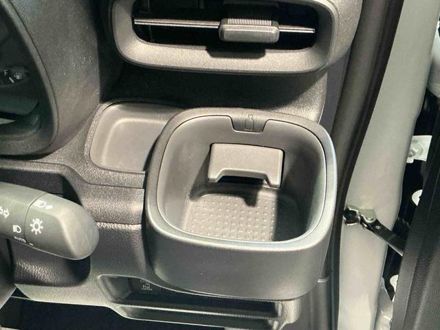 シエンタＧ衝突軽減ブレーキ　両側パワースライドドア　クルコン　イモビ　電動格納ミラー　ナビ　スマキー　ＥＴＣ　エアＢ　キーフリー　ＡＢＳ　横滑り防止装置　アイスト　パノラマカメラ（栃木県）の中古車