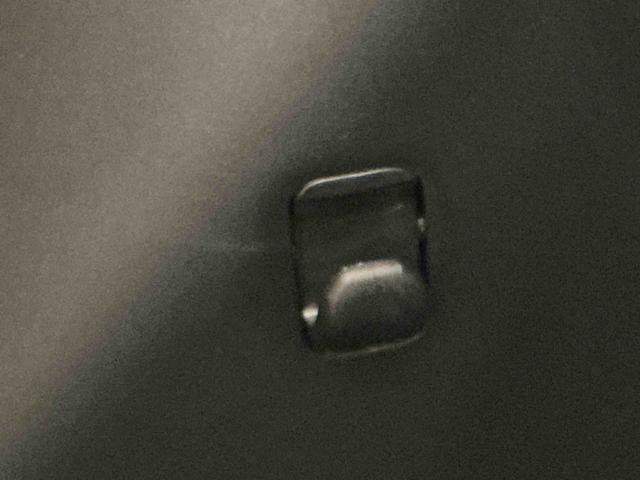 トールカスタムＧナビゲーションシステム　両側電動スライドドア　オートライト　ＥＴＣ車載器　スマートアシスト　衝突被害軽減システム　ドライブレコーダー　雹害あり（栃木県）の中古車