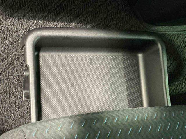 トールカスタムＧナビゲーションシステム　両側電動スライドドア　オートライト　ＥＴＣ車載器　スマートアシスト　衝突被害軽減システム　ドライブレコーダー　雹害あり（栃木県）の中古車