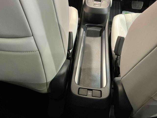 フィットｅ：ＨＥＶホームナビ　バックカメラ　ソナーセンサー　ＬＥＤヘッドライト　クルーズコントロール　オートライト　キーフリーシステム（栃木県）の中古車