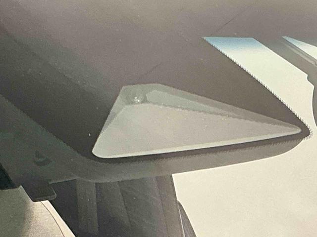 フィットｅ：ＨＥＶホームナビ　バックカメラ　ソナーセンサー　ＬＥＤヘッドライト　クルーズコントロール　オートライト　キーフリーシステム（栃木県）の中古車