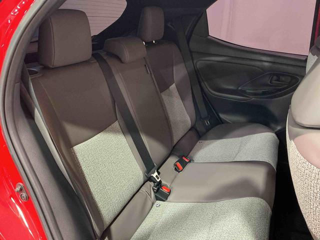 ヤリスハイブリッドＺナビゲーションシステム　バックカメラ　ＥＶモード切替　クルーズコントロール　　社外アルミホイール　ＬＥＤヘッドライト　キーフリーシステム（栃木県）の中古車