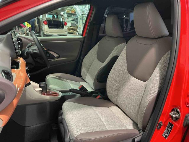 ヤリスハイブリッドＺナビゲーションシステム　バックカメラ　ＥＶモード切替　クルーズコントロール　　社外アルミホイール　ＬＥＤヘッドライト　キーフリーシステム（栃木県）の中古車