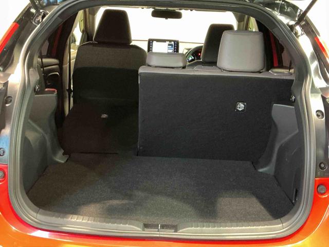 ヤリスハイブリッドＺナビゲーションシステム　バックカメラ　ＥＶモード切替　クルーズコントロール　　社外アルミホイール　ＬＥＤヘッドライト　キーフリーシステム（栃木県）の中古車