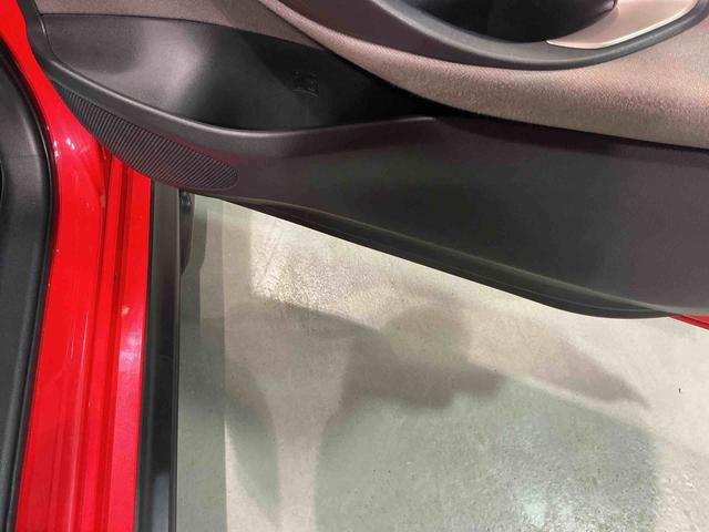 ヤリスハイブリッドＺナビゲーションシステム　バックカメラ　ＥＶモード切替　クルーズコントロール　　社外アルミホイール　ＬＥＤヘッドライト　キーフリーシステム（栃木県）の中古車