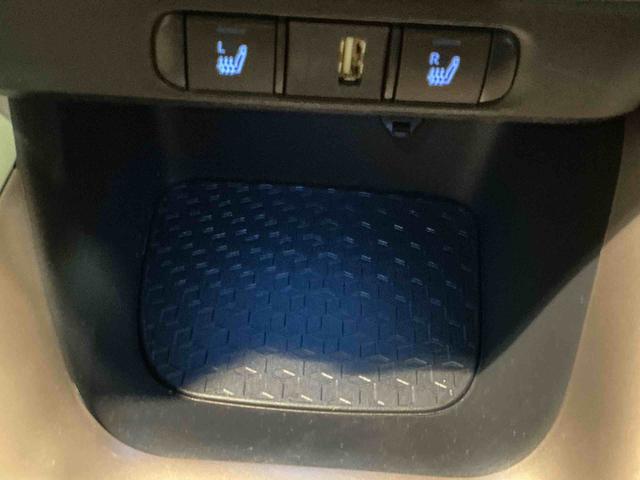 ヤリスハイブリッドＺナビゲーションシステム　バックカメラ　ＥＶモード切替　クルーズコントロール　　社外アルミホイール　ＬＥＤヘッドライト　キーフリーシステム（栃木県）の中古車