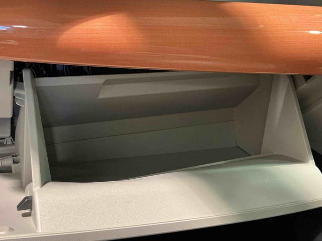 ヤリスハイブリッドＺナビゲーションシステム　バックカメラ　ＥＶモード切替　クルーズコントロール　　社外アルミホイール　ＬＥＤヘッドライト　キーフリーシステム（栃木県）の中古車