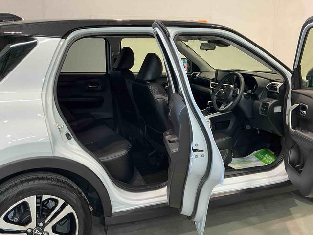 ロッキープレミアムＧナビゲーションシステム　バックカメラ　キーフリーシステム　アルミホイール　運転席・助手席シートヒーター　オートライト　オートハイビーム　クルーズコントロール機能　運転席・助手席シートヒーター（栃木県）の中古車