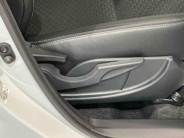 ロッキープレミアムＧナビゲーションシステム　バックカメラ　キーフリーシステム　アルミホイール　運転席・助手席シートヒーター　オートライト　オートハイビーム　クルーズコントロール機能　運転席・助手席シートヒーター（栃木県）の中古車