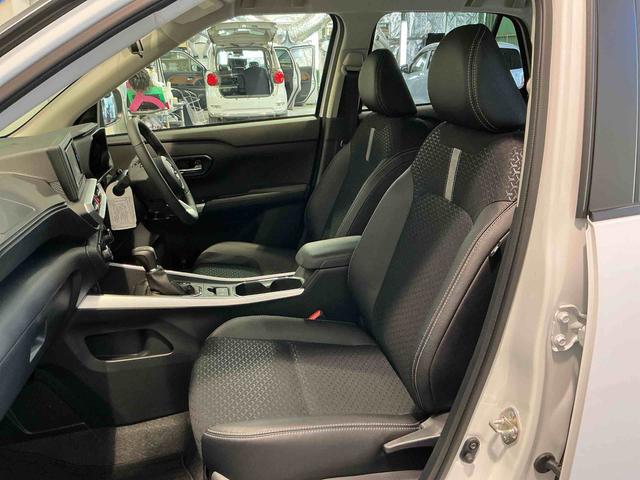 ロッキープレミアムＧナビゲーションシステム　バックカメラ　キーフリーシステム　アルミホイール　運転席・助手席シートヒーター　オートライト　オートハイビーム　クルーズコントロール機能　運転席・助手席シートヒーター（栃木県）の中古車