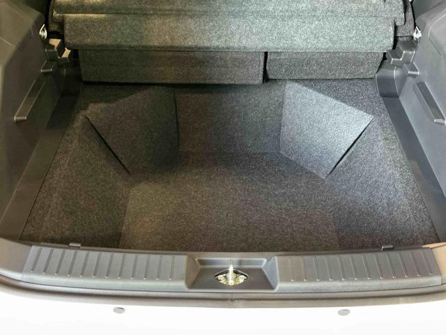 ロッキープレミアムＧナビゲーションシステム　バックカメラ　キーフリーシステム　アルミホイール　運転席・助手席シートヒーター　オートライト　オートハイビーム　クルーズコントロール機能　運転席・助手席シートヒーター（栃木県）の中古車