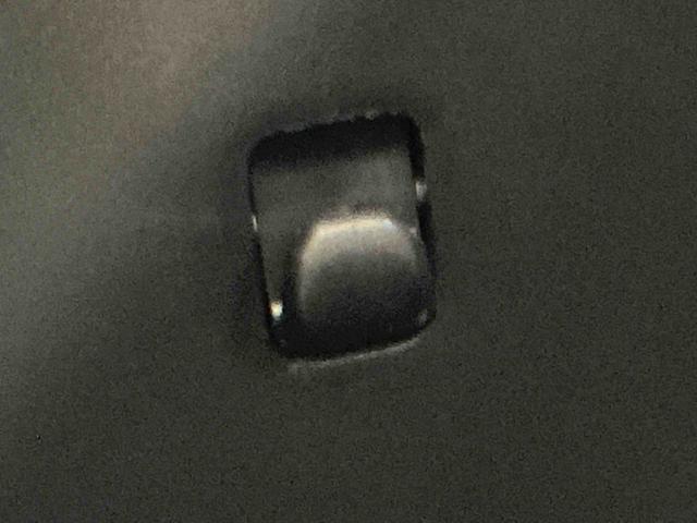 トールカスタムＧナビ　パノラマモニター　キーフリーシステム　純正アルミホイール　ＬＥＤヘッドライト　ＬＥＤフォグランプ　シートヒーター　両側電動スライドドア　クルーズコントロール機能　オートライト　オートハイビーム（栃木県）の中古車