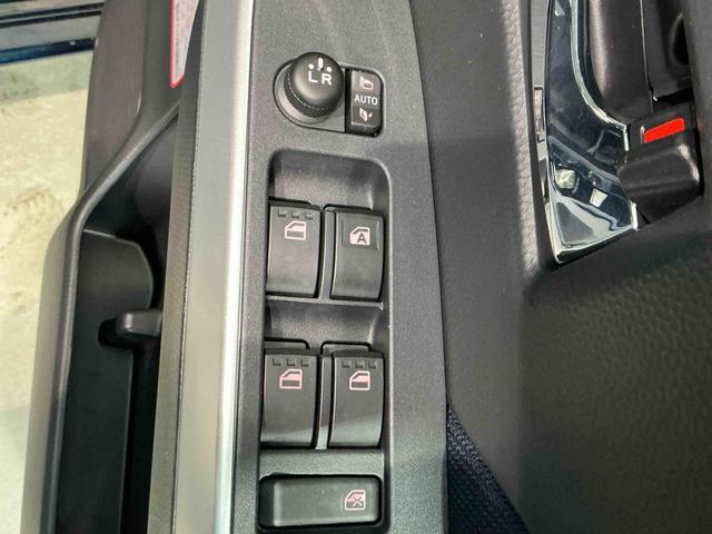 トールカスタムＧナビ　パノラマモニター　キーフリーシステム　純正アルミホイール　ＬＥＤヘッドライト　ＬＥＤフォグランプ　シートヒーター　両側電動スライドドア　クルーズコントロール機能　オートライト　オートハイビーム（栃木県）の中古車