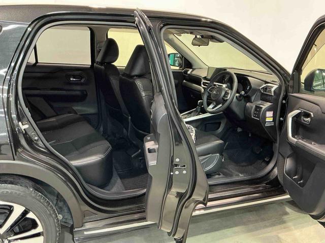 ロッキープレミアムＧディスプレイオーディオ　パノラマモニター　キーフリーシステム　アルミホイール　運転席・助手席シートヒーター　オートライト　オートハイビーム　クルーズコントロール機能　運転席・助手席シートヒーター（栃木県）の中古車