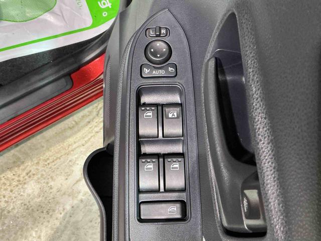 タントＸキーフリーシステム　スマートアシスト　コーナーセンサー　左側電動スライドドア　ＬＥＤヘッドライト　オートエアコン　シートバックテーブル　運転席シートリフター（栃木県）の中古車