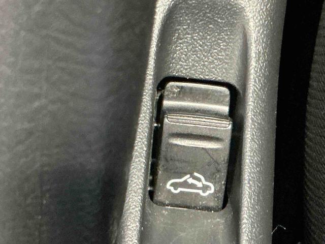 コペンセロナビ　バックカメラ　セキュリティアラーム　ＡＵＴＯライト　ナビＴＶ　キーレスエントリー　アルミ　ターボエンジン　エアバック　ＡＢＳ　ＬＥＤヘッドランプ　シートヒーター　衝突安全ボディ（栃木県）の中古車