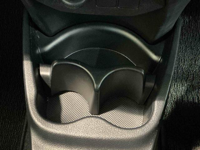 ヴィッツＦ電動格納式ドアミラー　キーレスキー　助手席エアバッグ　盗難防止システム　ドライブレコーダー　ＡＢＳ付き　衝突安全ボディ　ナビＴＶ　エアバック　ＥＴＣ　メモリナビ（栃木県）の中古車