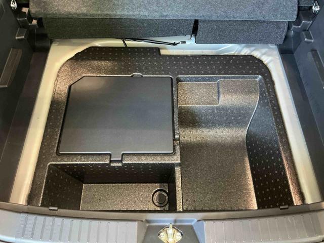 ロッキーＸ　ＨＥＶディスプレイオーディオ　パノラマモニター　ＥＴＣ車載器　オートハイビーム　盗難防止装置　ＬＥＤヘッドランプ　スマートキー　バックモニター　レーンキープ　クリアランスソナー　キーレス　オートライト（栃木県）の中古車