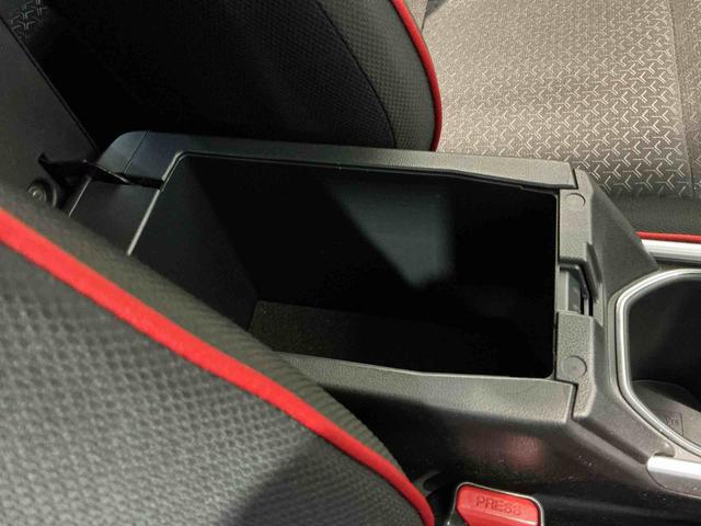 ロッキーＸ　ＨＥＶディスプレイオーディオ　パノラマモニター　ＥＴＣ車載器　オートハイビーム　盗難防止装置　ＬＥＤヘッドランプ　スマートキー　バックモニター　レーンキープ　クリアランスソナー　キーレス　オートライト（栃木県）の中古車