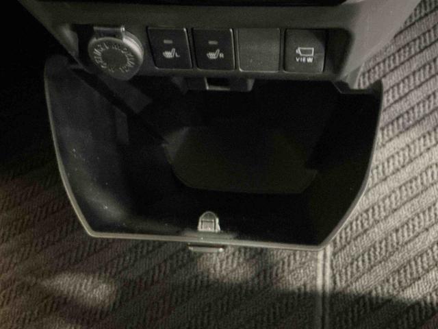 トールカスタムＧ　ＳＡIIパノラマモニタ　Ｉストップ　Ａライト　衝突軽減ブレーキ　ＬＥＤ　ナビＴＶ　横滑り防止装置　車線逸脱警報　クルコン　メモリナビ　助手席エアバック　電格ミラー　スマートキー　エアバッグ（栃木県）の中古車