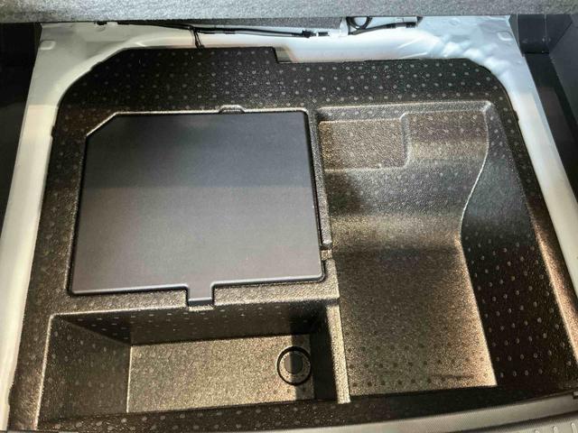 ロッキープレミアムG HEV電格ドアミラー 衝突被害軽減装置 パーキングセンサー アダクティブクルーズ スマートキー&プッシュスタート ディスプレイオーディオ LEDヘッドランプ 前席シートヒーター バックカメラ キーフリー(栃木県)の中古車