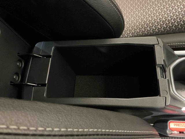 ロッキープレミアムＧ　ＨＥＶディスプレイオーディオ　バックカメラ　電格ドアミラー　衝突被害軽減装置　アダクティブクルーズ　スマートキー＆プッシュスタート　ＬＥＤヘッドランプ　ワンオーナー　シートヒーター　バックカメラ　キーフリー（栃木県）の中古車
