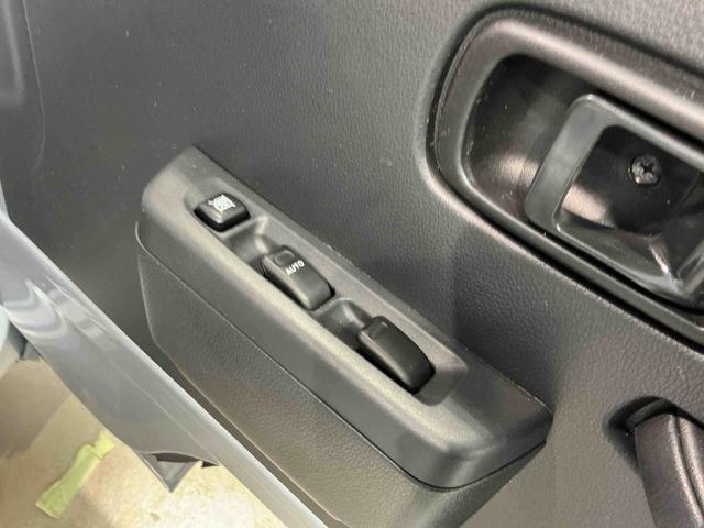 ハイゼットトラックジャンボキーフリー 4WD車 LEDライト 衝突安全ボディ 盗難防止装置 ABS ESC ETC 運転席エアバック ナビ メモリーナビ オートライト(栃木県)の中古車