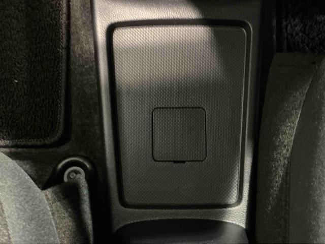 ラクティスＸＶＳＣ　衝突安全ボディ　電動格納ミラー　助手席エアバッグ　キーレスエントリー　メモリーナビゲーション　ＡＢＳ　ナビ　運転席エアバッグ　盗難防止システム（栃木県）の中古車