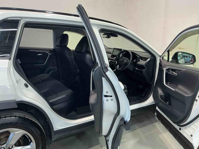 ＲＡＶ４ハイブリッドＧ衝突回避システム　Ｂモニタ　衝突安全ボディ　ＬＥＤランプ　スマートキー＆プッシュスタート　ナビ　４ＷＤ車　盗難防止　横滑防止　ＡＷ　ＡＢＳ　エアバッグ　メモリーナビ　ＥＴＣ　キーレス（栃木県）の中古車