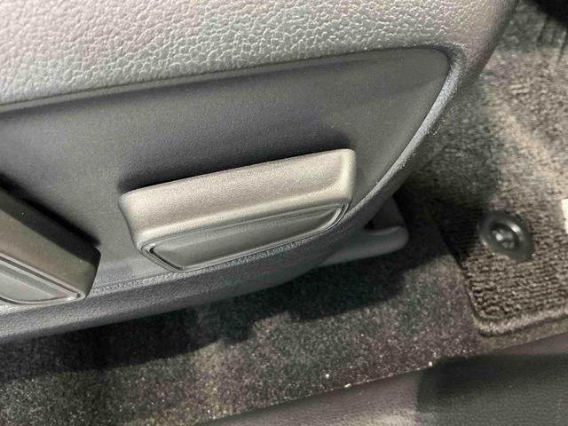 ＲＡＶ４ハイブリッドＧ衝突回避システム　Ｂモニタ　衝突安全ボディ　ＬＥＤランプ　スマートキー＆プッシュスタート　ナビ　４ＷＤ車　盗難防止　横滑防止　ＡＷ　ＡＢＳ　エアバッグ　メモリーナビ　ＥＴＣ　キーレス（栃木県）の中古車