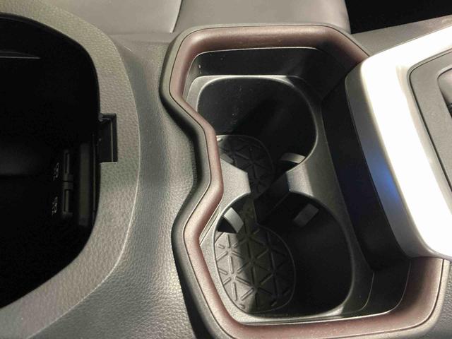 ＲＡＶ４ハイブリッドＧ衝突回避システム　Ｂモニタ　衝突安全ボディ　ＬＥＤランプ　スマートキー＆プッシュスタート　ナビ　４ＷＤ車　盗難防止　横滑防止　ＡＷ　ＡＢＳ　エアバッグ　メモリーナビ　ＥＴＣ　キーレス（栃木県）の中古車