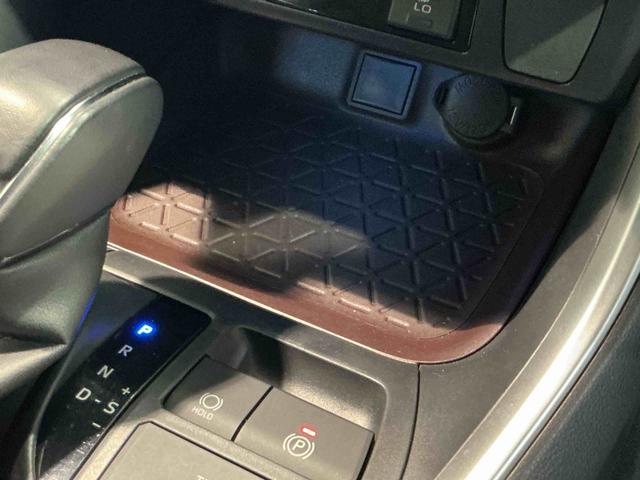 ＲＡＶ４ハイブリッドＧ衝突回避システム　Ｂモニタ　衝突安全ボディ　ＬＥＤランプ　スマートキー＆プッシュスタート　ナビ　４ＷＤ車　盗難防止　横滑防止　ＡＷ　ＡＢＳ　エアバッグ　メモリーナビ　ＥＴＣ　キーレス（栃木県）の中古車