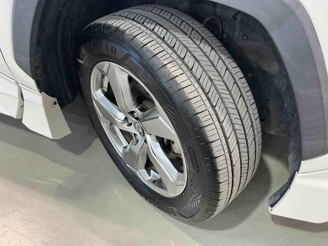 ＲＡＶ４ハイブリッドＧ衝突回避システム　Ｂモニタ　衝突安全ボディ　ＬＥＤランプ　スマートキー＆プッシュスタート　ナビ　４ＷＤ車　盗難防止　横滑防止　ＡＷ　ＡＢＳ　エアバッグ　メモリーナビ　ＥＴＣ　キーレス（栃木県）の中古車