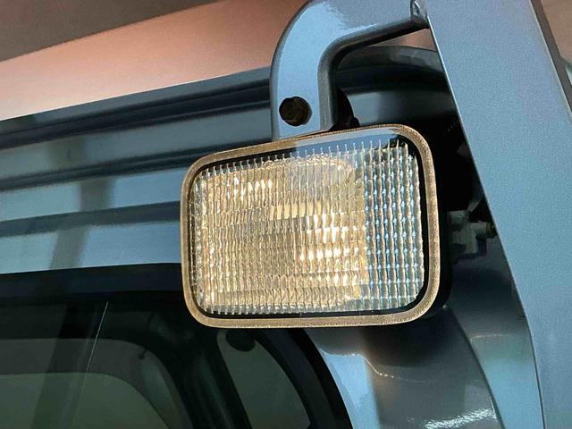 ハイゼットトラックジャンボＳＡIIIｔ５速マニュアル車　デフロック機能　　レーンアシスト　４ＷＤ　盗難防止システム　運転席エアバッグ　衝突安全ボディ　ＡＢＳ　横滑り防止システム　衝突低減ブレーキ　運転席助手席エアバッグ　ＬＥＤヘットライト（栃木県）の中古車