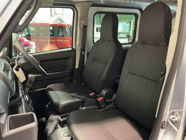 ハイゼットカーゴＤＸリアコーナーセンサー　ブレーキサポート　運転席助手席エアバッグ　レーンアシスト　エコアイドル　キーレスリモコン　ＥＳＣ　禁煙車　切替式４ＷＤ　エアバッグ　ＡＢＳ　オートライト　衝突安全ボディ（栃木県）の中古車