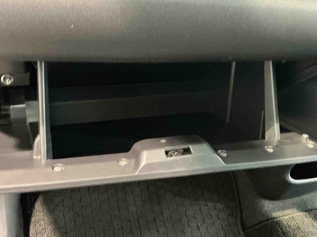 ブーンシルク SAIIナビ バックカメラ キーフリーシステム 衝突回避支援システム 盗難防止システム LEDヘッドランプ ETC スマートキー&プッシュスタート フロントベンチシート 衝突安全ボディ 記録簿(栃木県)の中古車
